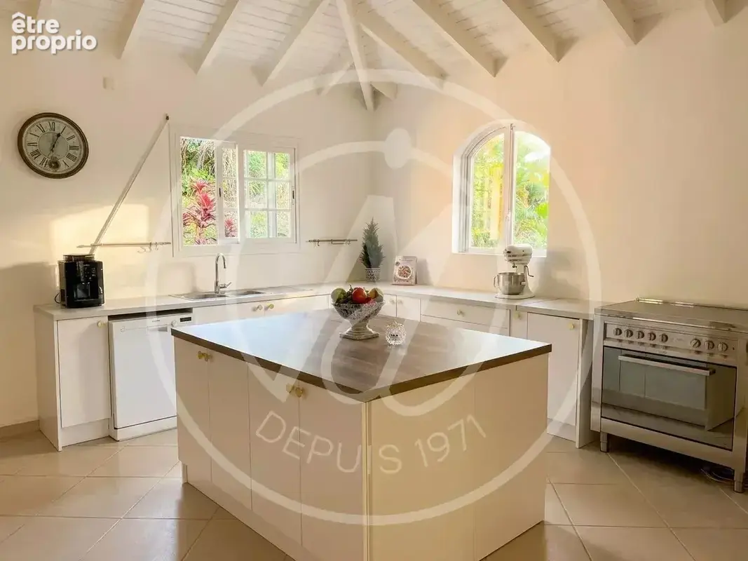 À vendre : maison t4 de plain-pied à petit-bourg (vernou) — 550 000 € - photo 2