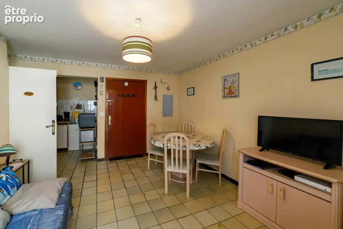 Appartement 2 pièces - place de parking intérieure et cave - 51000 euros - photo 4