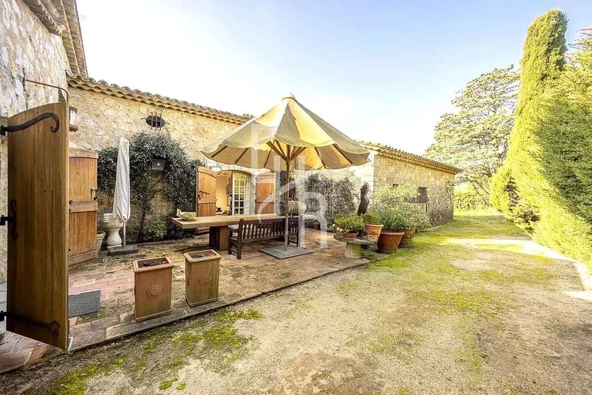 Maison à MOUGINS
