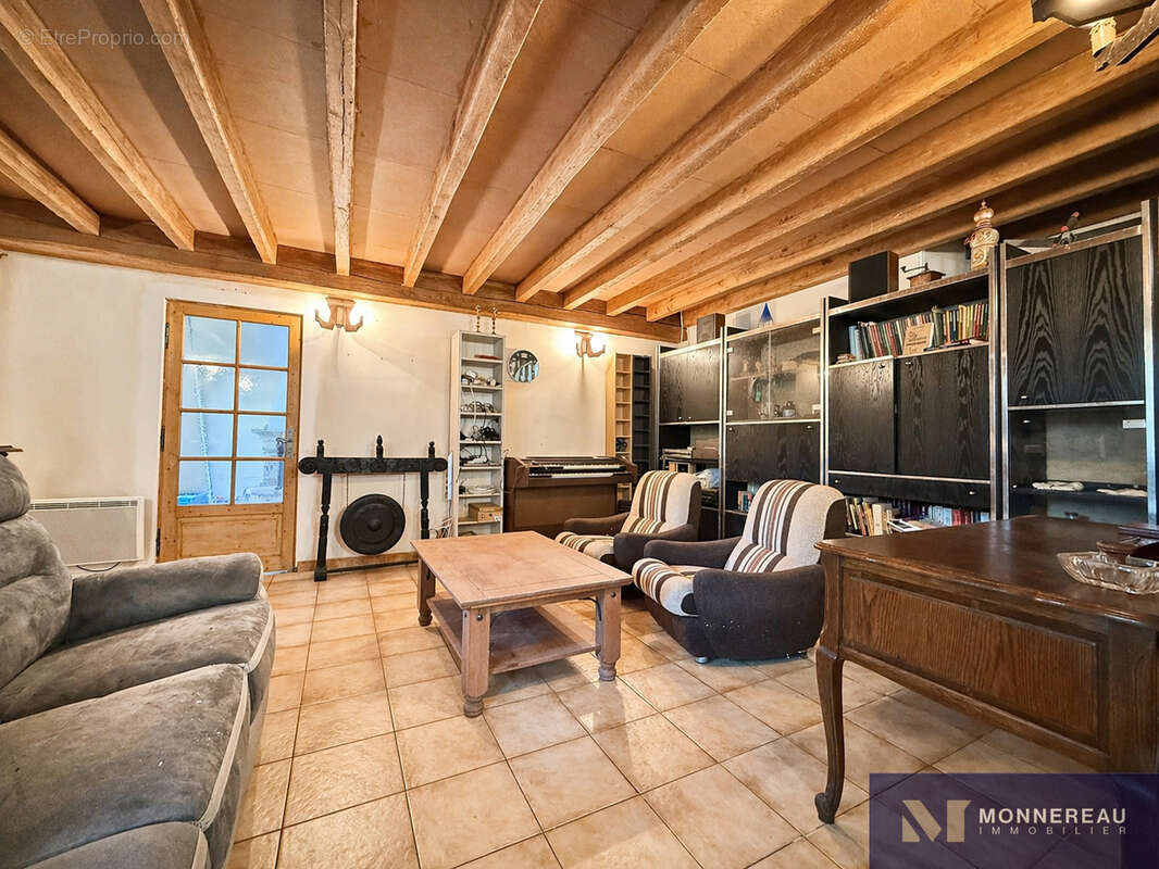 Maison à RUELLE-SUR-TOUVRE
