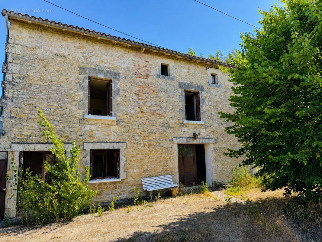 Maison à RUFFEC