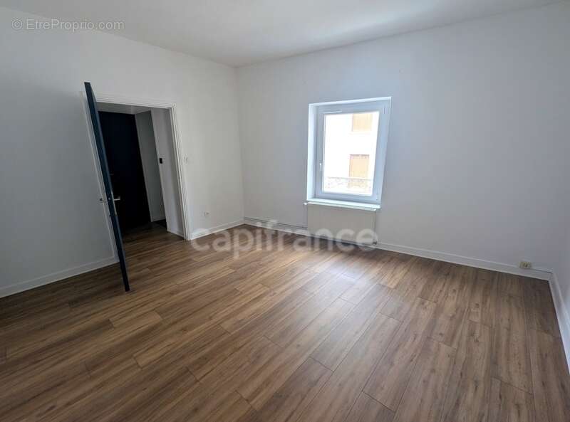 Immeuble de rapport de 205 m2, proche centre ville, 3 appartements rénovés et loués, types t3, 20 880€/an soit 11,29% de rentabi - photo 5