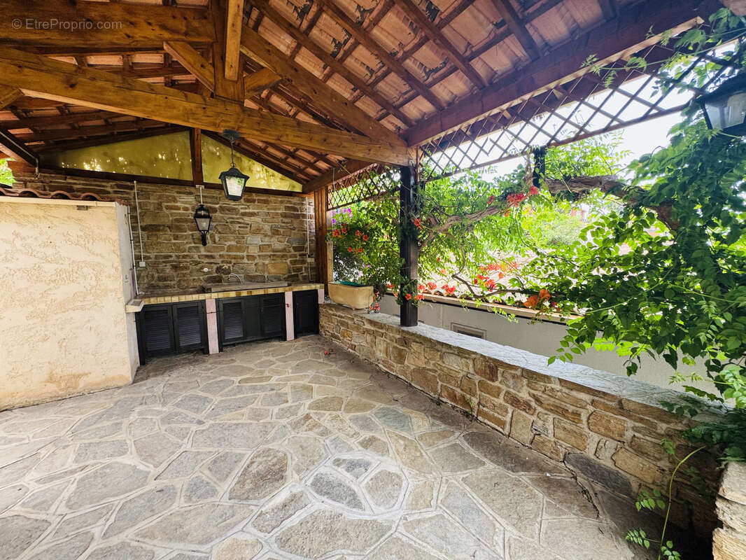 Maison à BORMES-LES-MIMOSAS