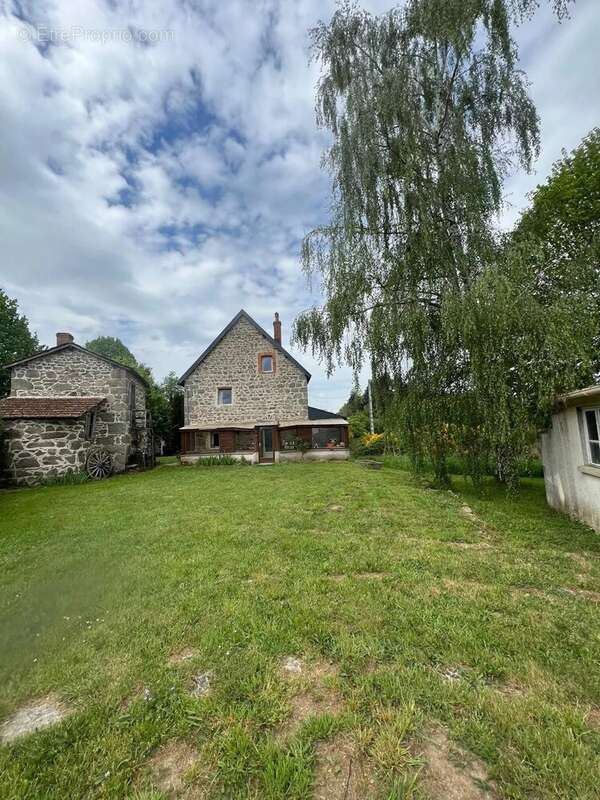 Maison à AUZANCES