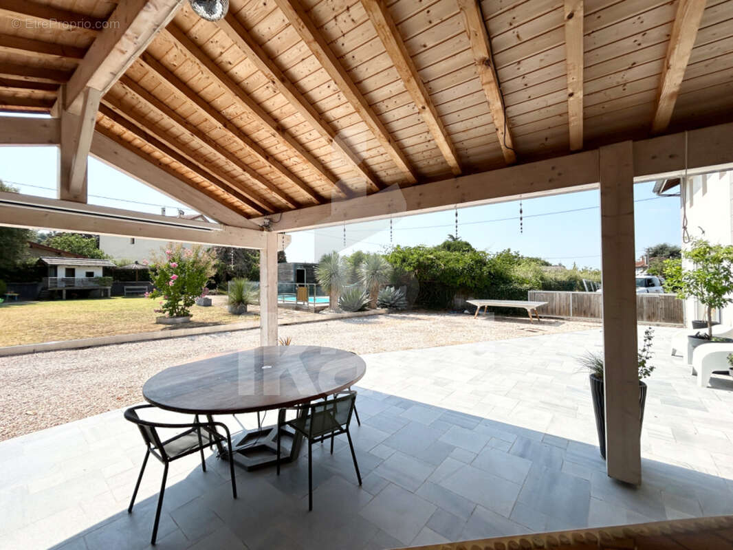 Maison de 176 m2 avec piscine - photo 14