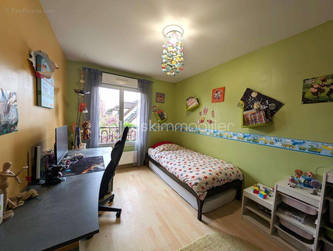 Maison à CHAMPS-SUR-MARNE