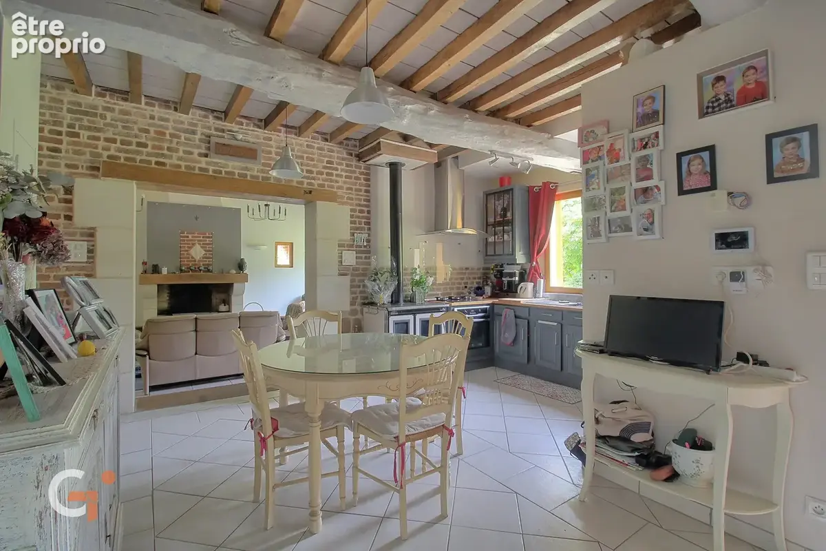 L’Histoire au pas de votre porte : Demeure de caractère de 157 m² dans son parc de 6 334 m² - photo 3