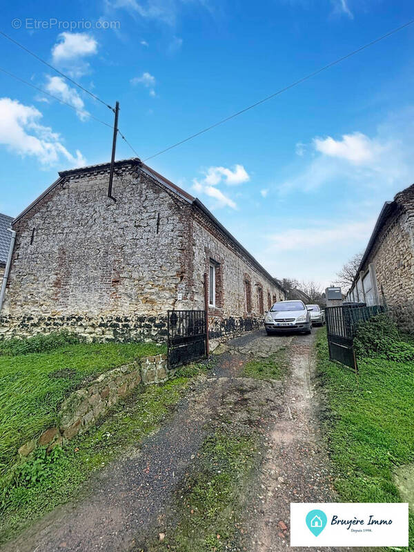 Maison à PUISIEUX-ET-CLANLIEU