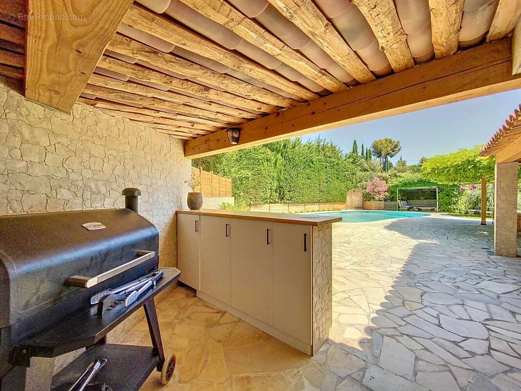 Maison à LA GAUDE