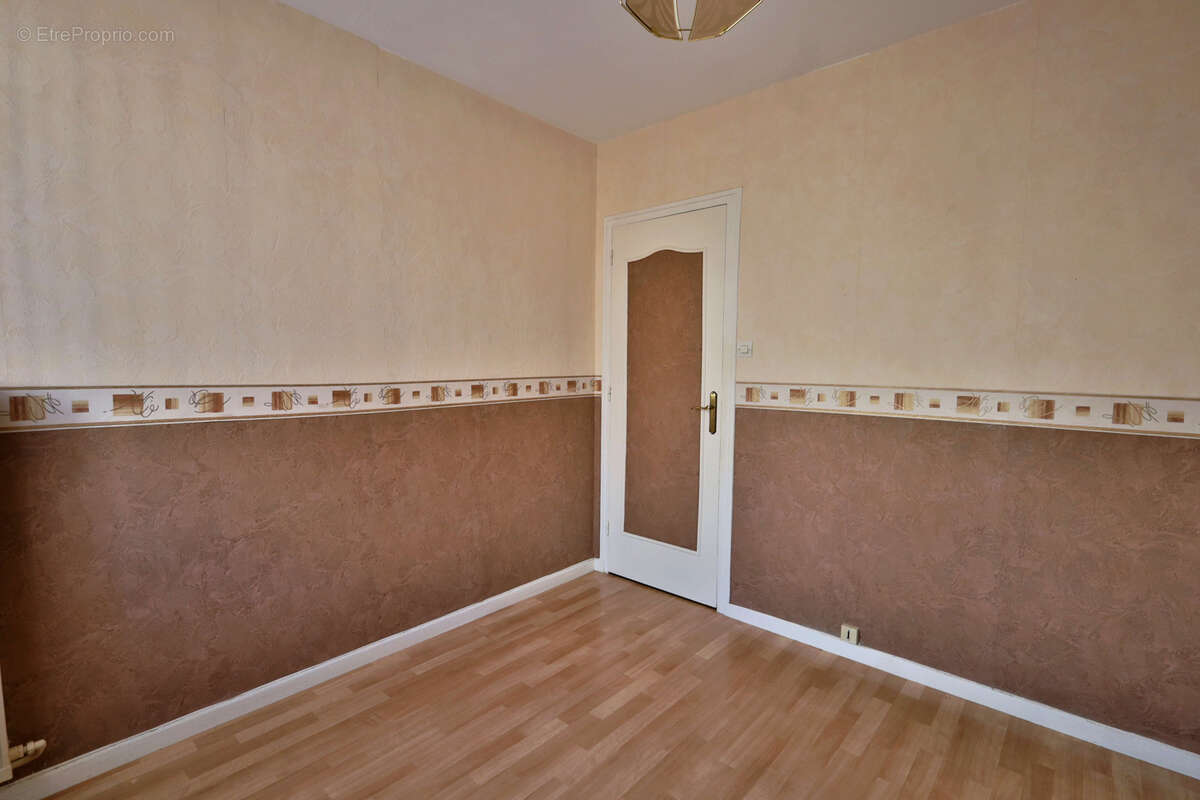 Appartement Type 3 - 67,78m2 habitables - Balcon - Cave - Place de parking Privative - photo 11