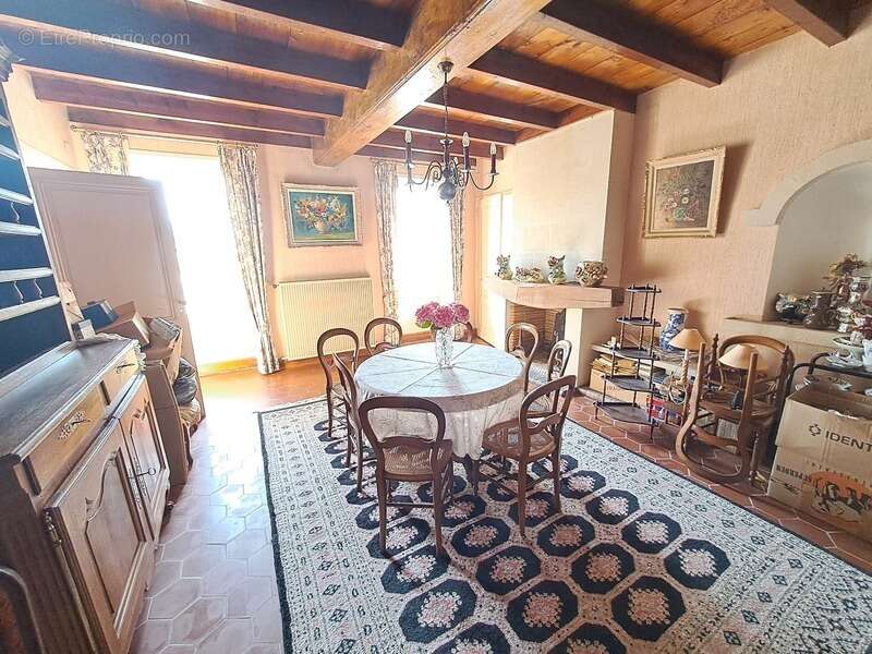 Maison à AUBIE-ET-ESPESSAS