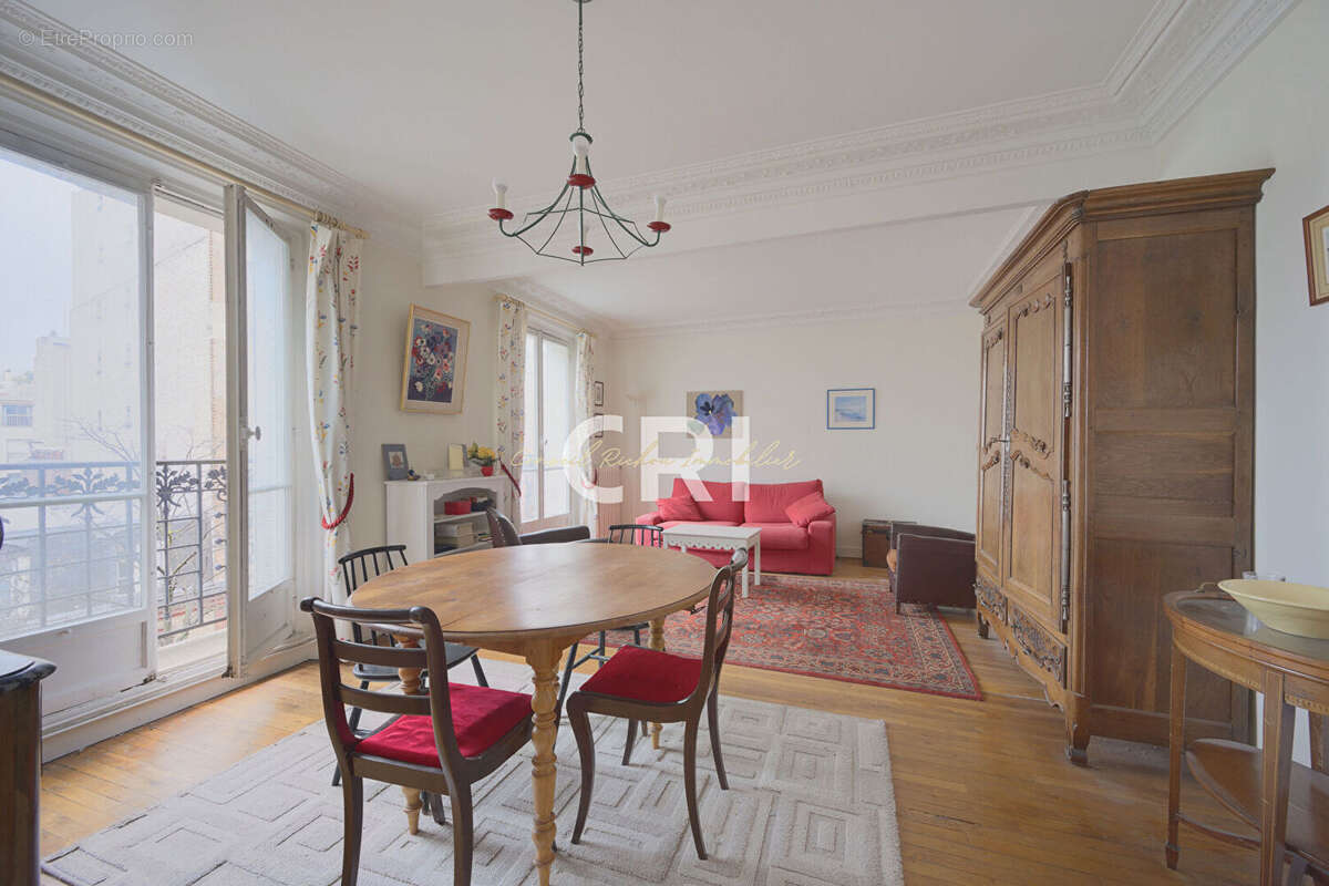 Appartement à PARIS-15E