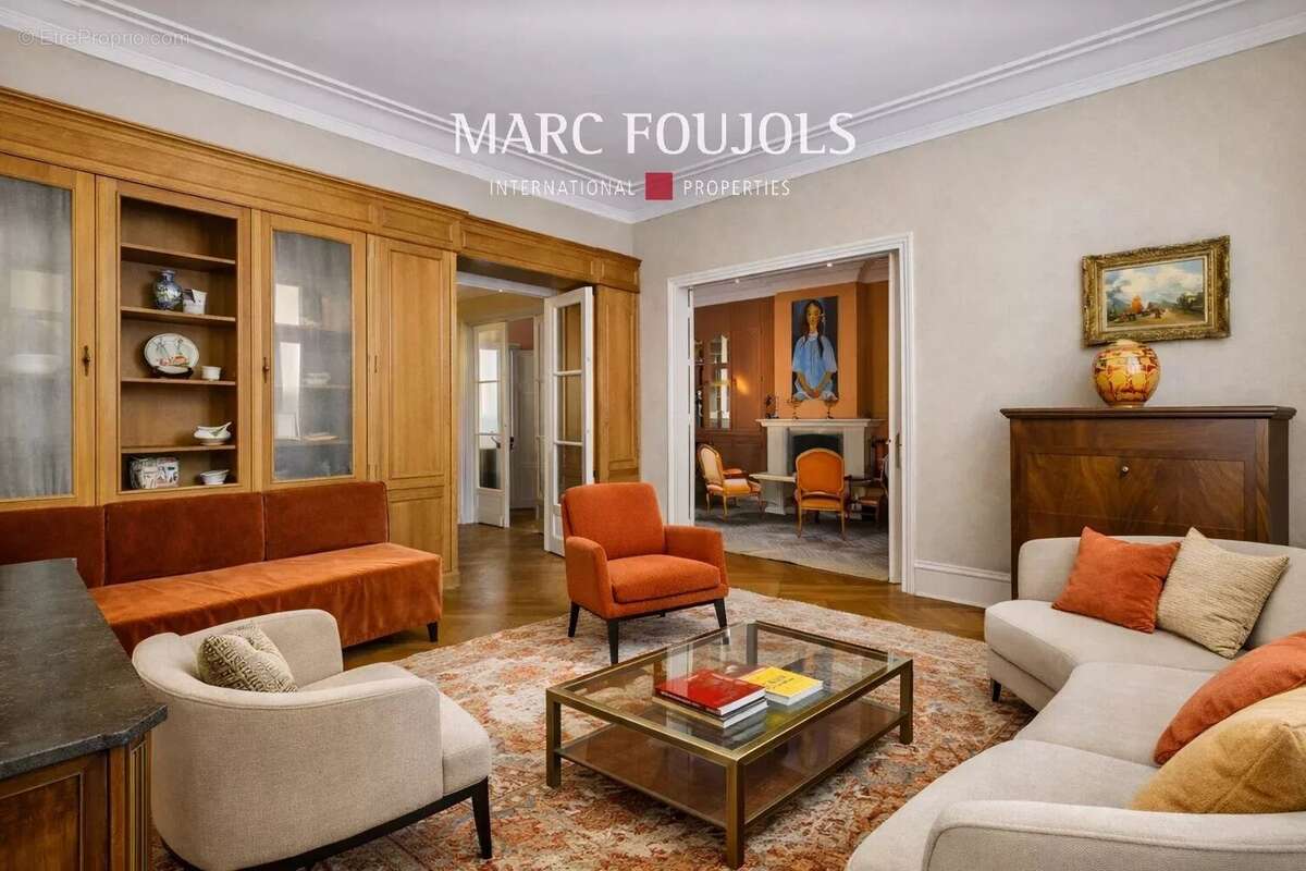 Appartement à NEUILLY-SUR-SEINE
