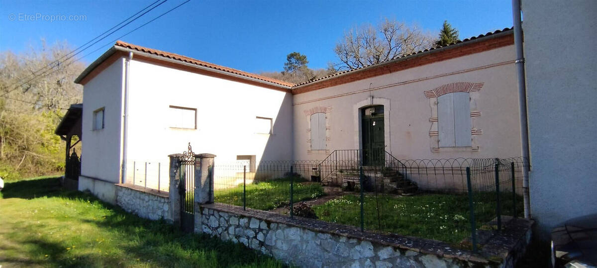 Maison à FEUGAROLLES