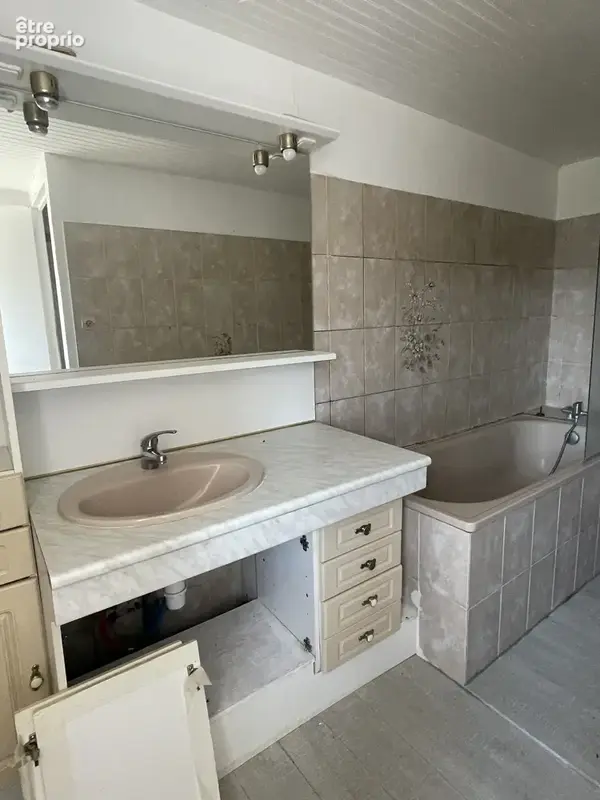 Appartement 5 pièces 140 m² à vendre à Saint-Maurice-La-Souterraine (23300) - photo 166