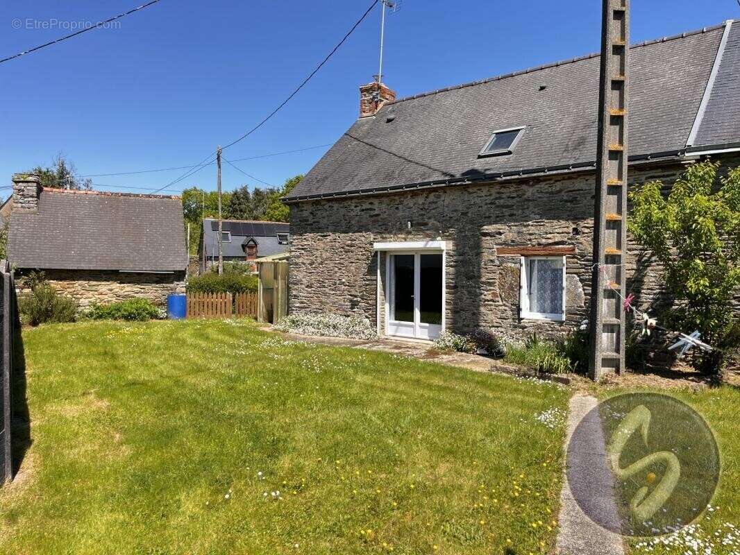 Maison de charme avec dépendances et fort potentiel - Proche - photo 21