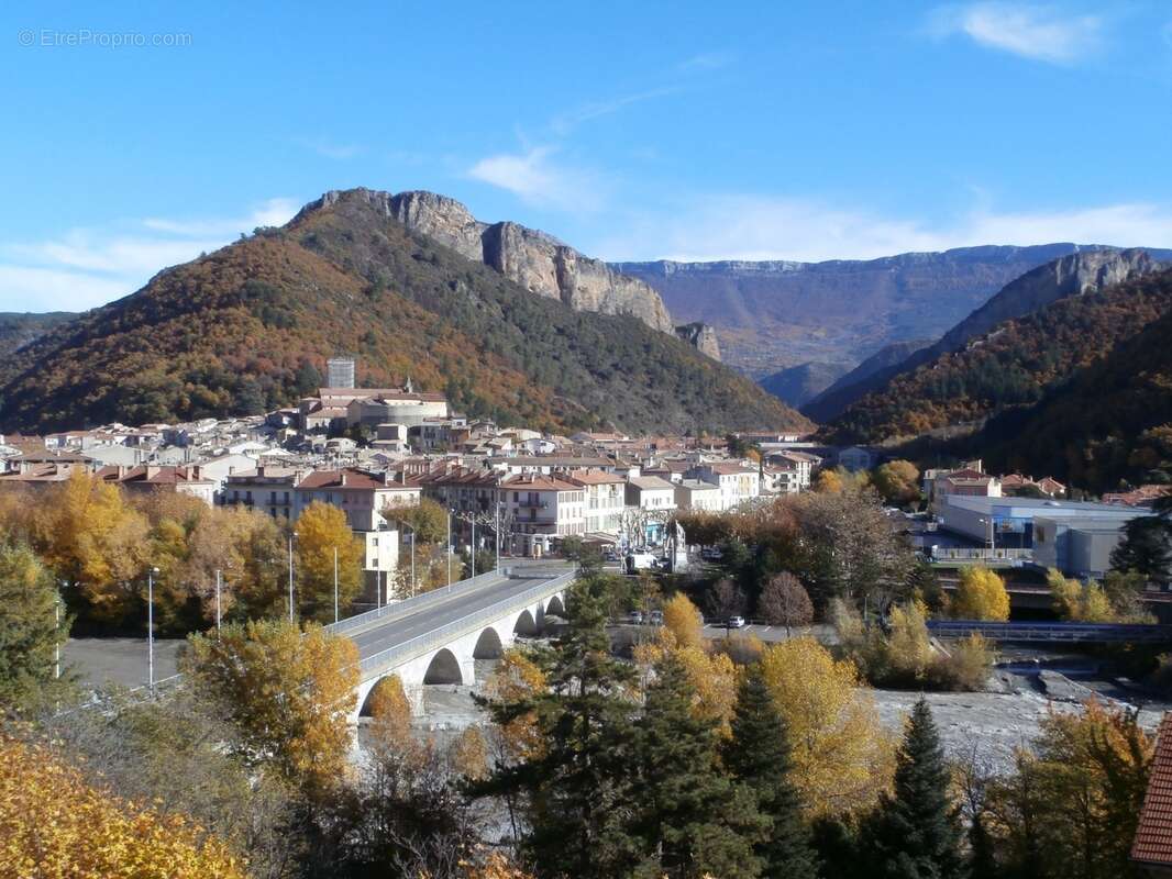Belle MAISON sur 2 niveaux de 95 m3 à vendre centre ville de DIGNE LES BAINS (04) - photo 2