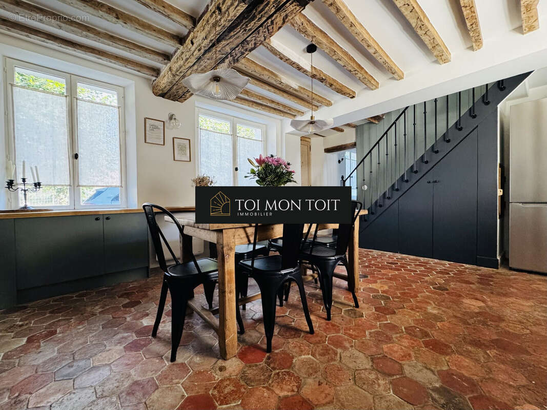 Maison à VER-SUR-LAUNETTE