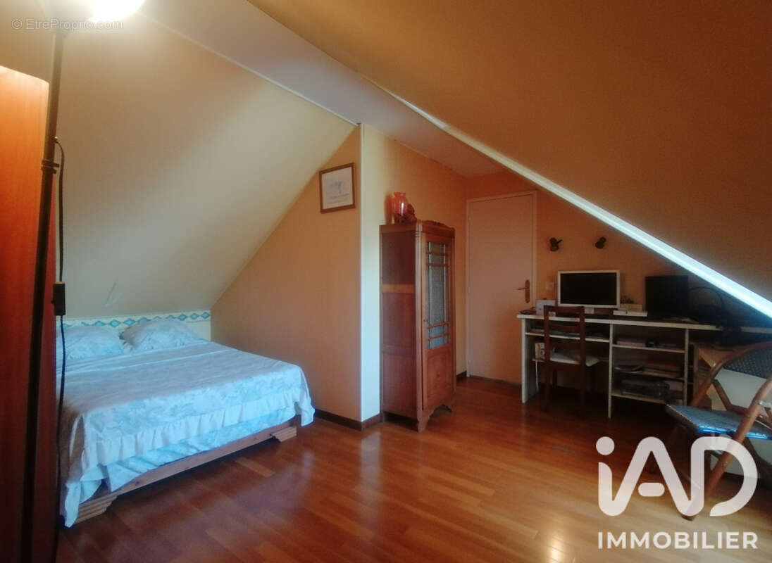 Maison 108 m² à Gagny  - photo 9