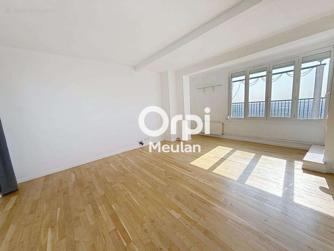 Appartement à MEULAN