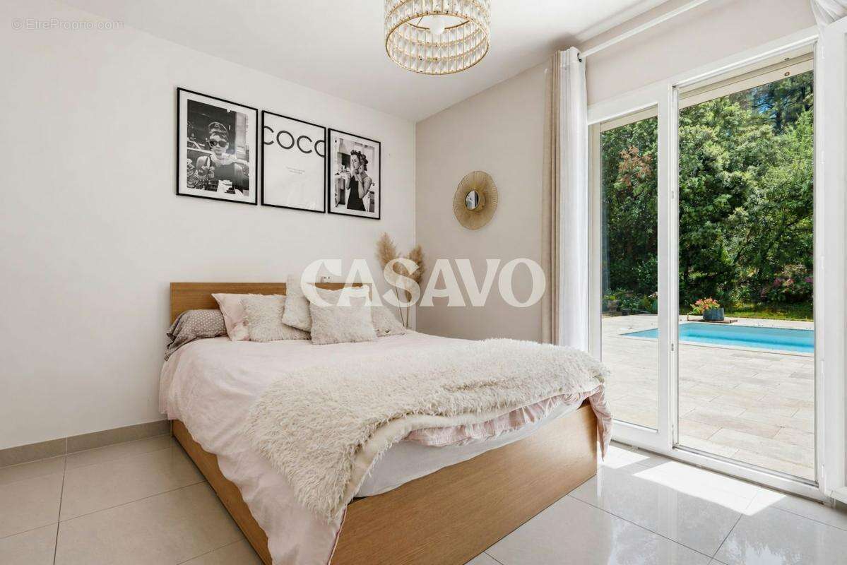 Vente Maison 6 pièces de 220m² - 13109 Simiane-Collongue - photo 20