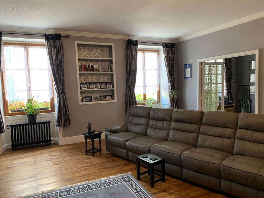 Maison à CHAMPAGNE-MOUTON