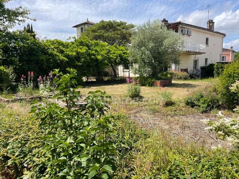 Terrain à L&#039;ISLE-JOURDAIN