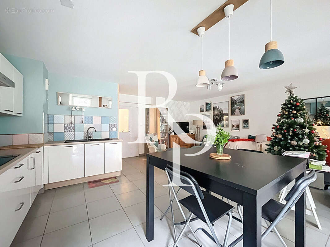 Appartement à CRAPONNE