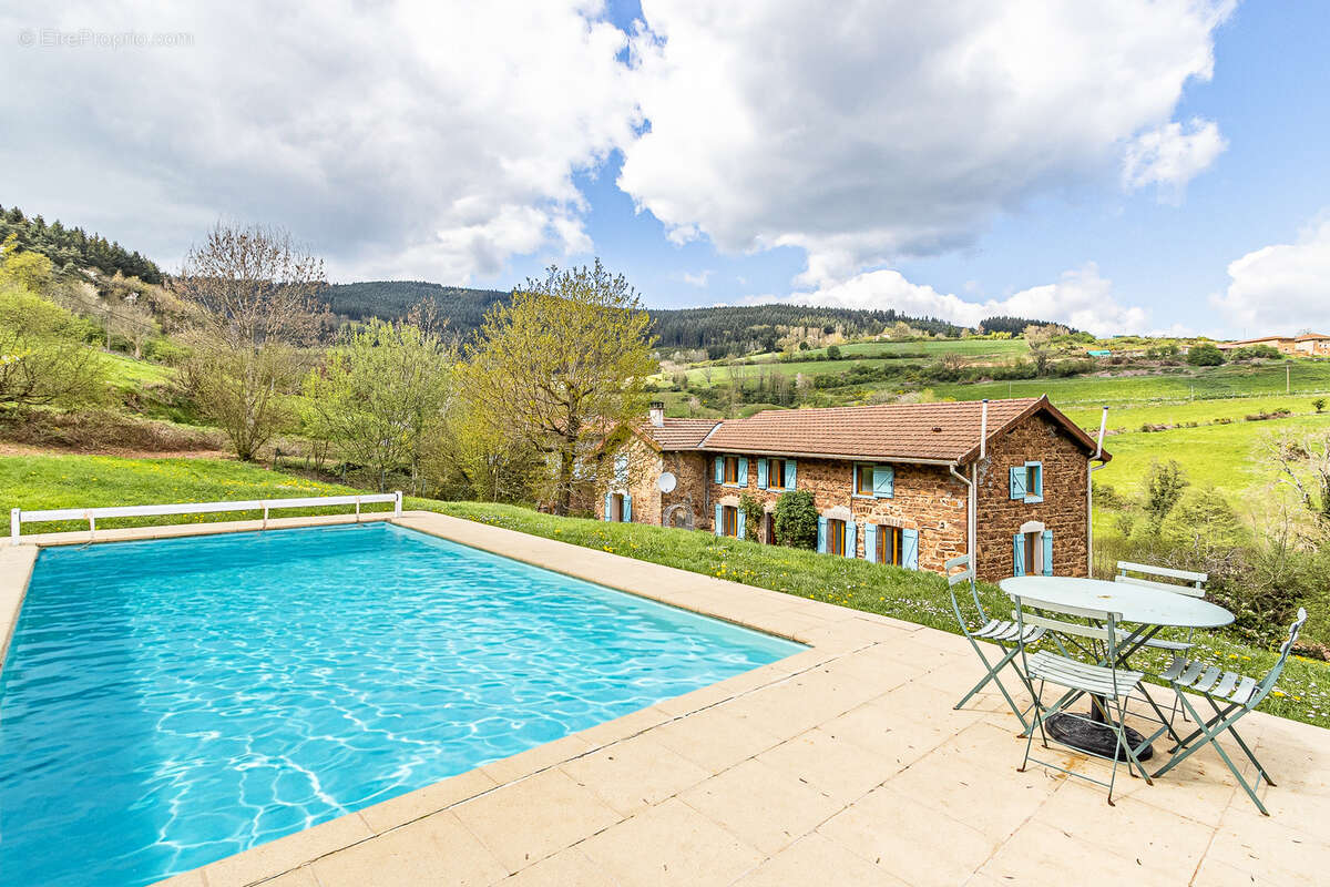 Maison à SAINT-JUST-D'AVRAY