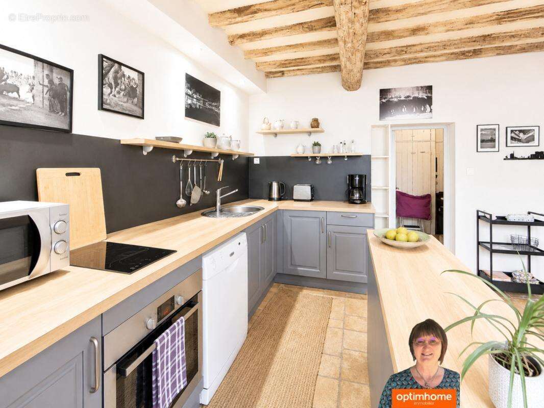A vendre Aigues-Mortes (Gard)  - Maison intra-muros 4 chambres avec sanitaires privatifs avec patio - photo 7