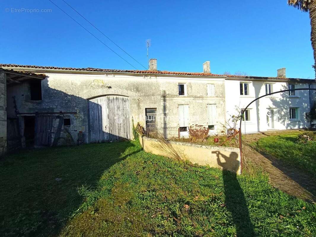 Maison à GIBOURNE