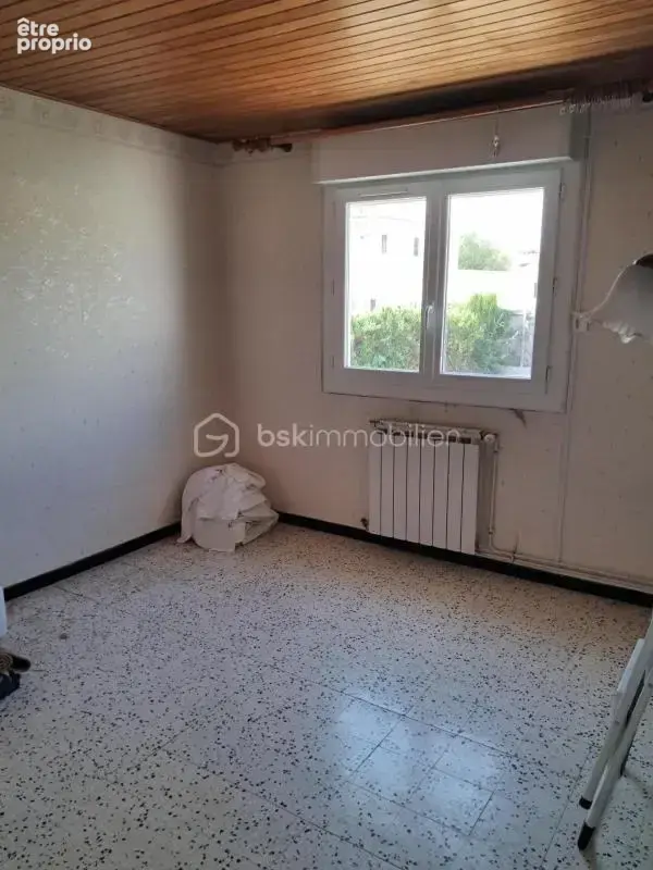 Villa 4 faces avec 3 garages - Le tout sur un terrain clôturé et arboré de 936m² - Produit rare à Maraussan - photo 14