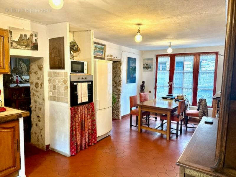 Maison à SAINT-SULPICE-DE-FAVIERES