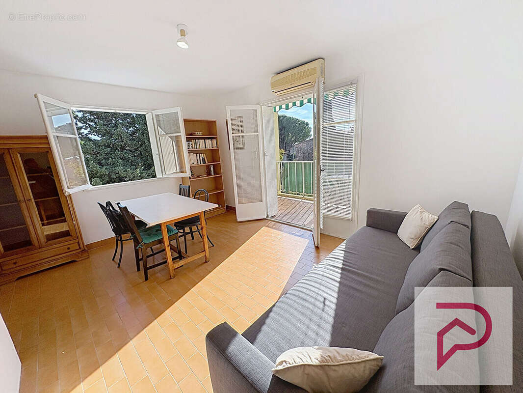 Appartement à SAINT-CYR-SUR-MER