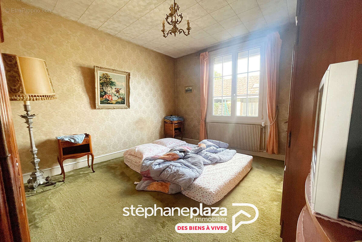 Maison à SAINT-ETIENNE-DU-ROUVRAY