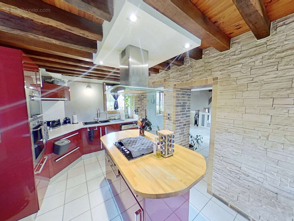 Maison à SAINT-MARTIN-DES-CHAMPS