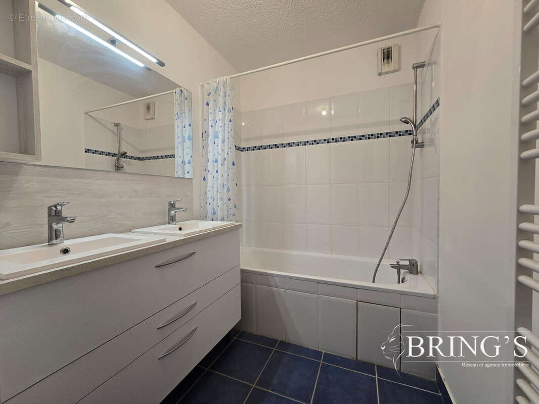 Appartement à ROUGIERS