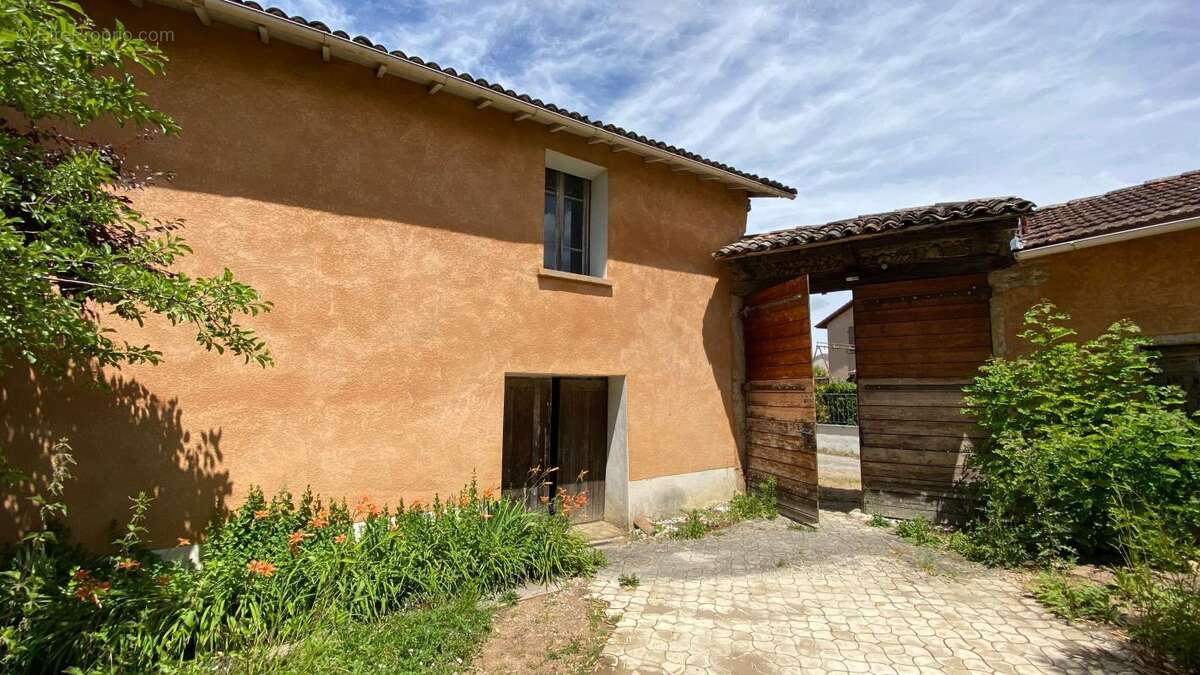 Maison à CAILLOUX-SUR-FONTAINES