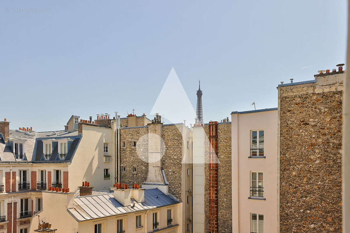 Appartement à PARIS-16E