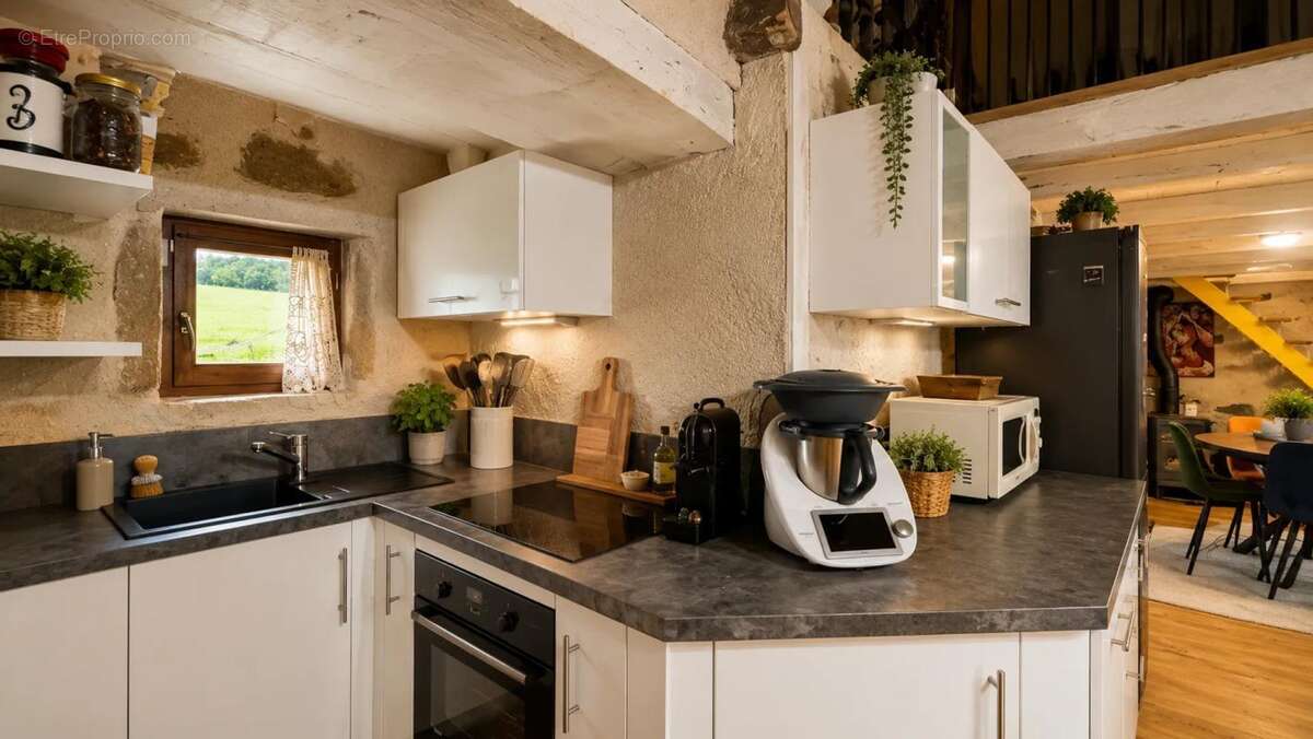 Maison à LACAPELLE-MARIVAL