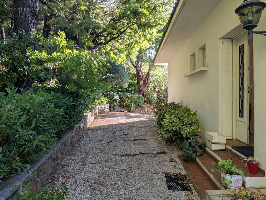 Maison à LA VALETTE-DU-VAR