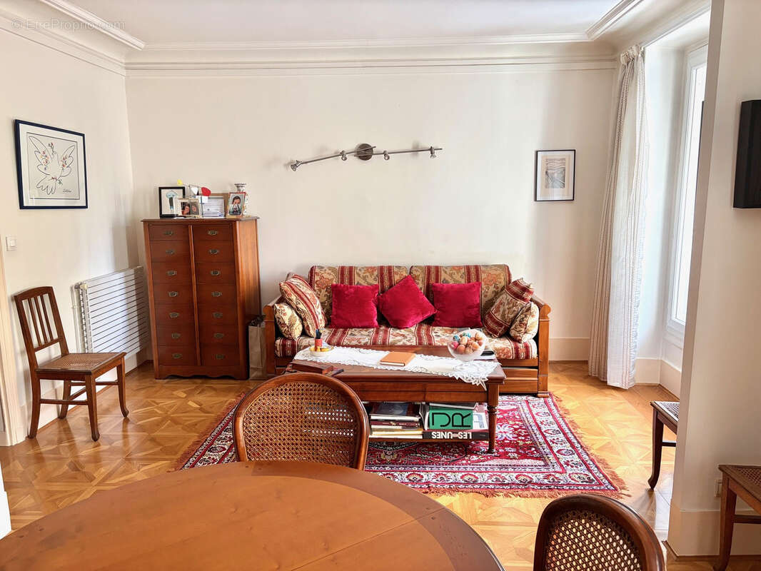 Appartement à PARIS-11E