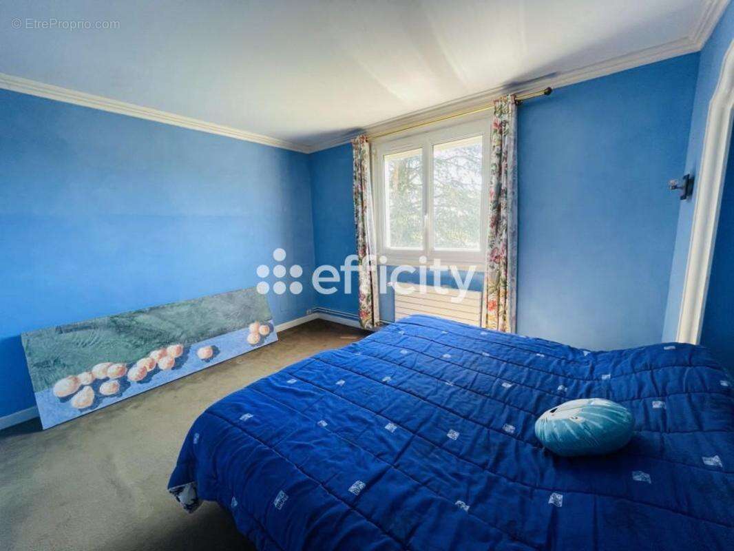 Maison à LA CHAPELLE-DU-BOIS