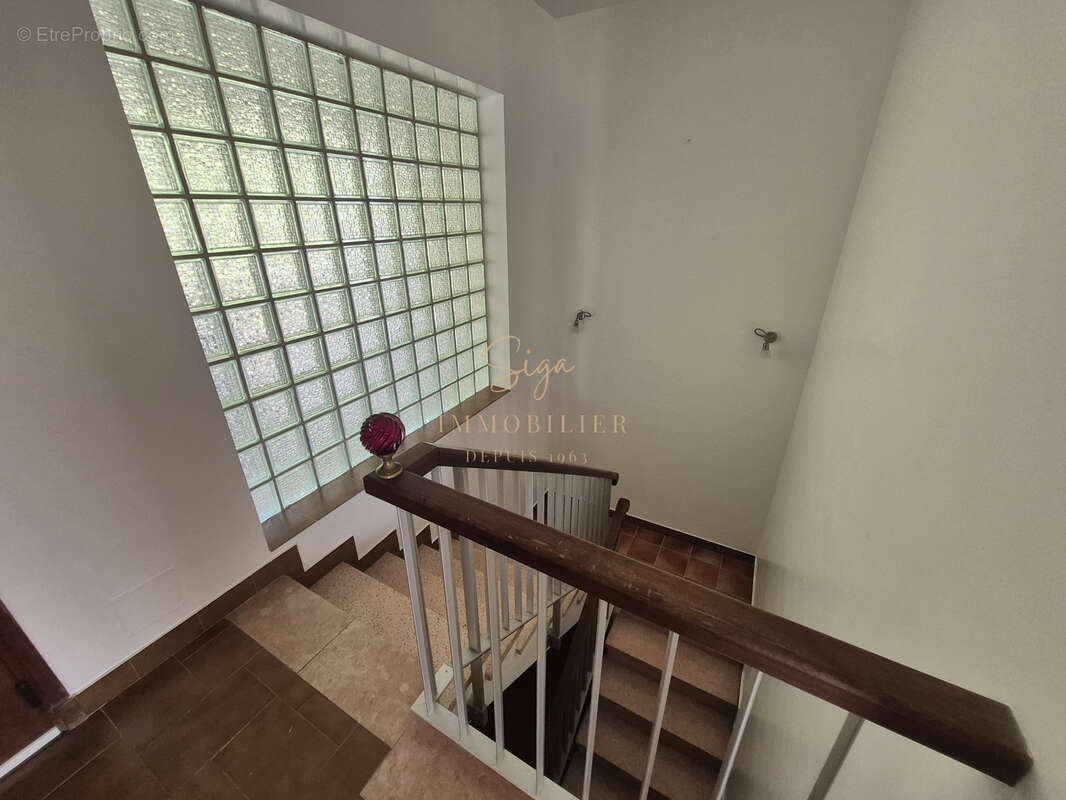 Villa avec 7 pièces 215 m2 à Carnoux-En-Provence - photo 9