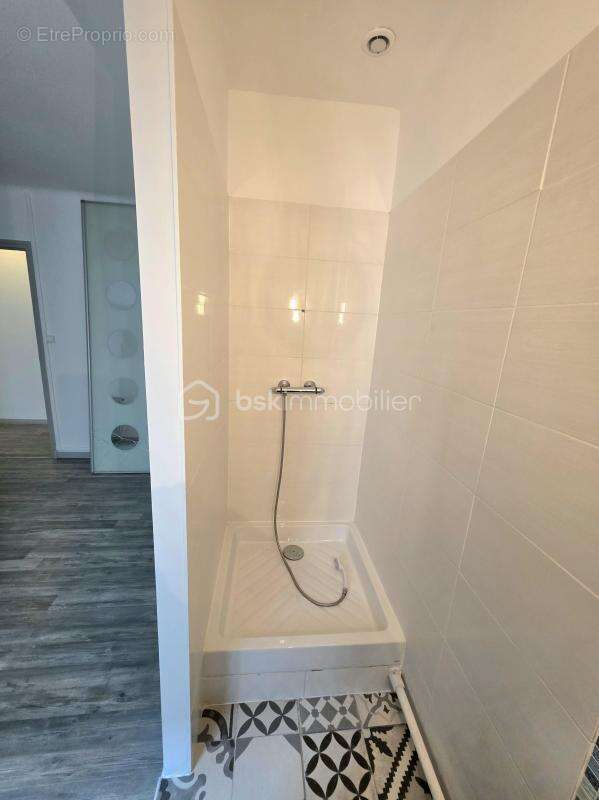 Maison à MONTELIMAR