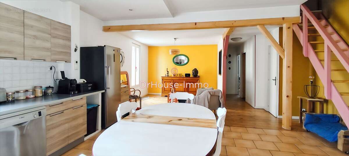 Maison 178 m² à Claira  - photo 3