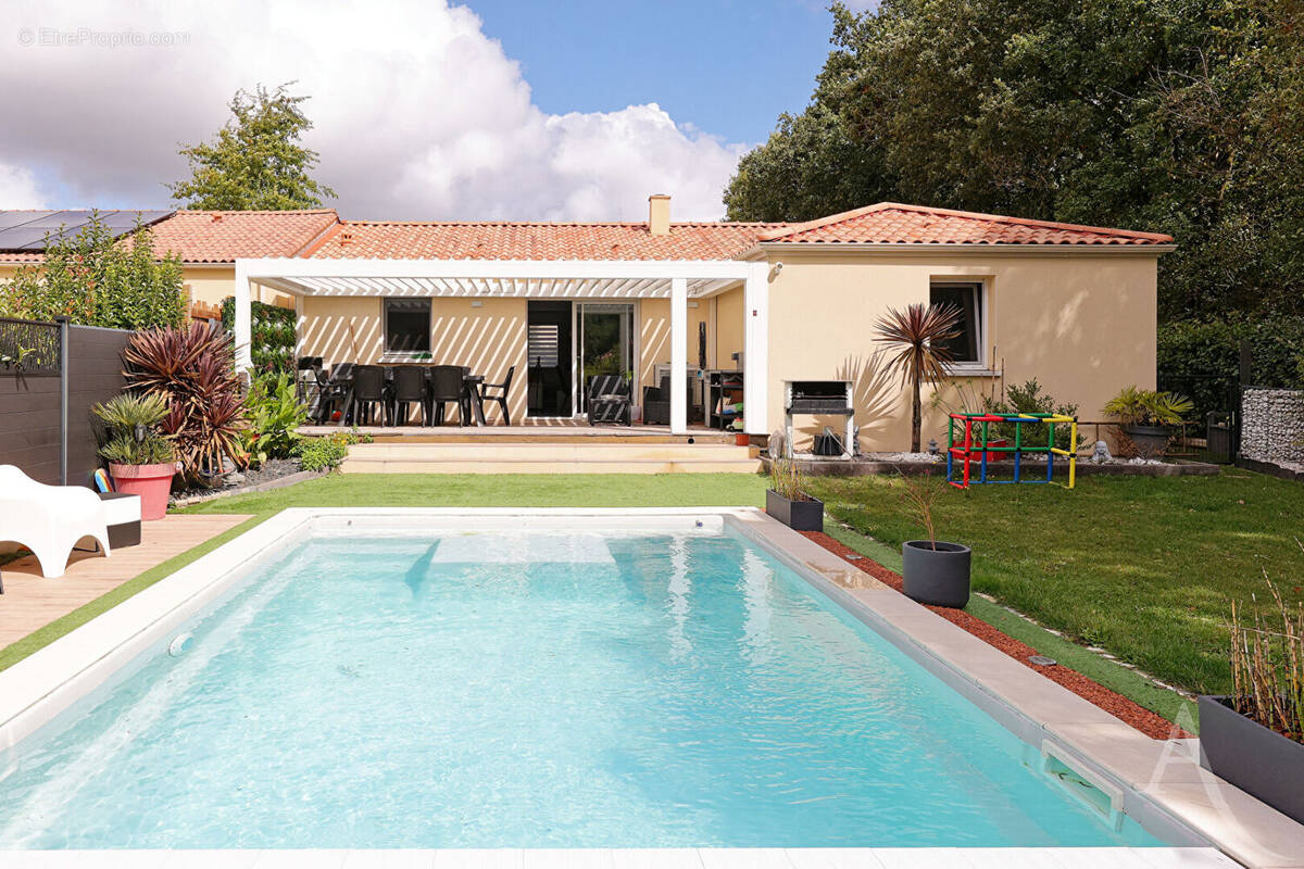 Maison à CORCOUE-SUR-LOGNE