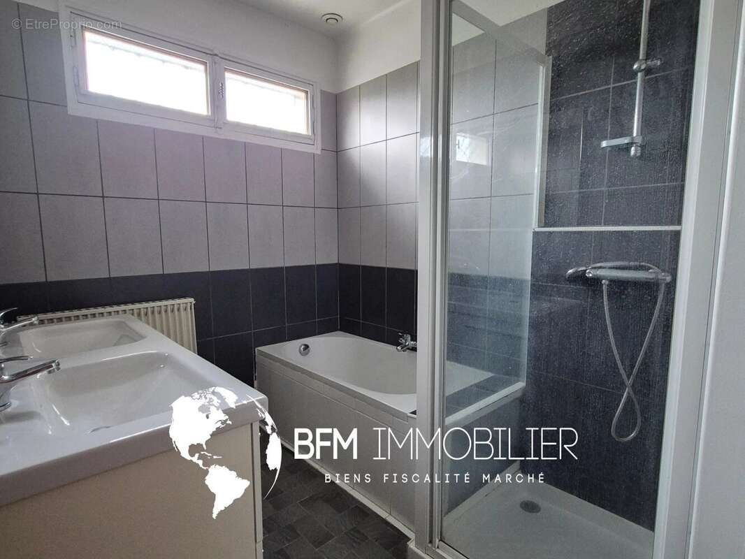 Appartement à SIMIANE-COLLONGUE