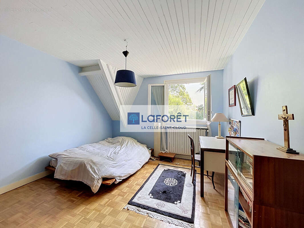 Versailles Glatigny - Maison familiale 7 pièce(s) 150 m2 sur 671m² de terrain - photo 15