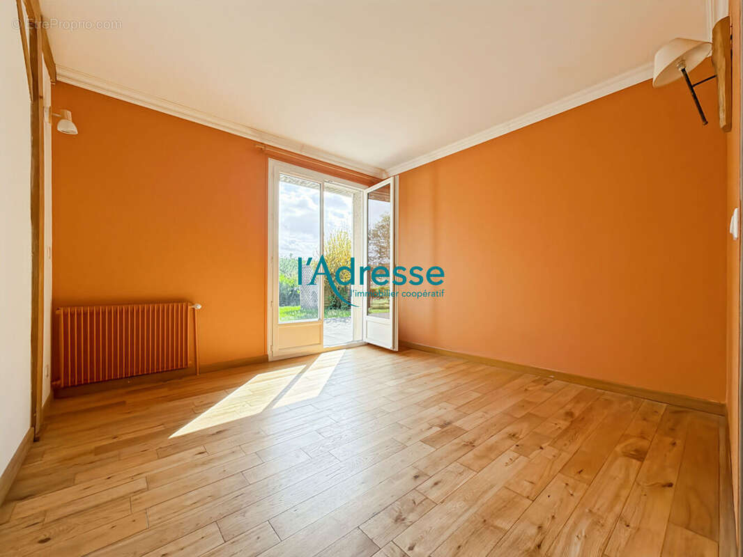 Maison à OINVILLE-SUR-MONTCIENT